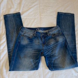 VS Kiss. Sz 6. Straight jean. Med wash